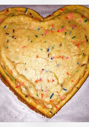 A picture of Snickerdoodle & Sprinkles Cookie.
