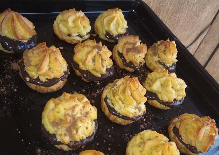 Soes kokoh vla coklat