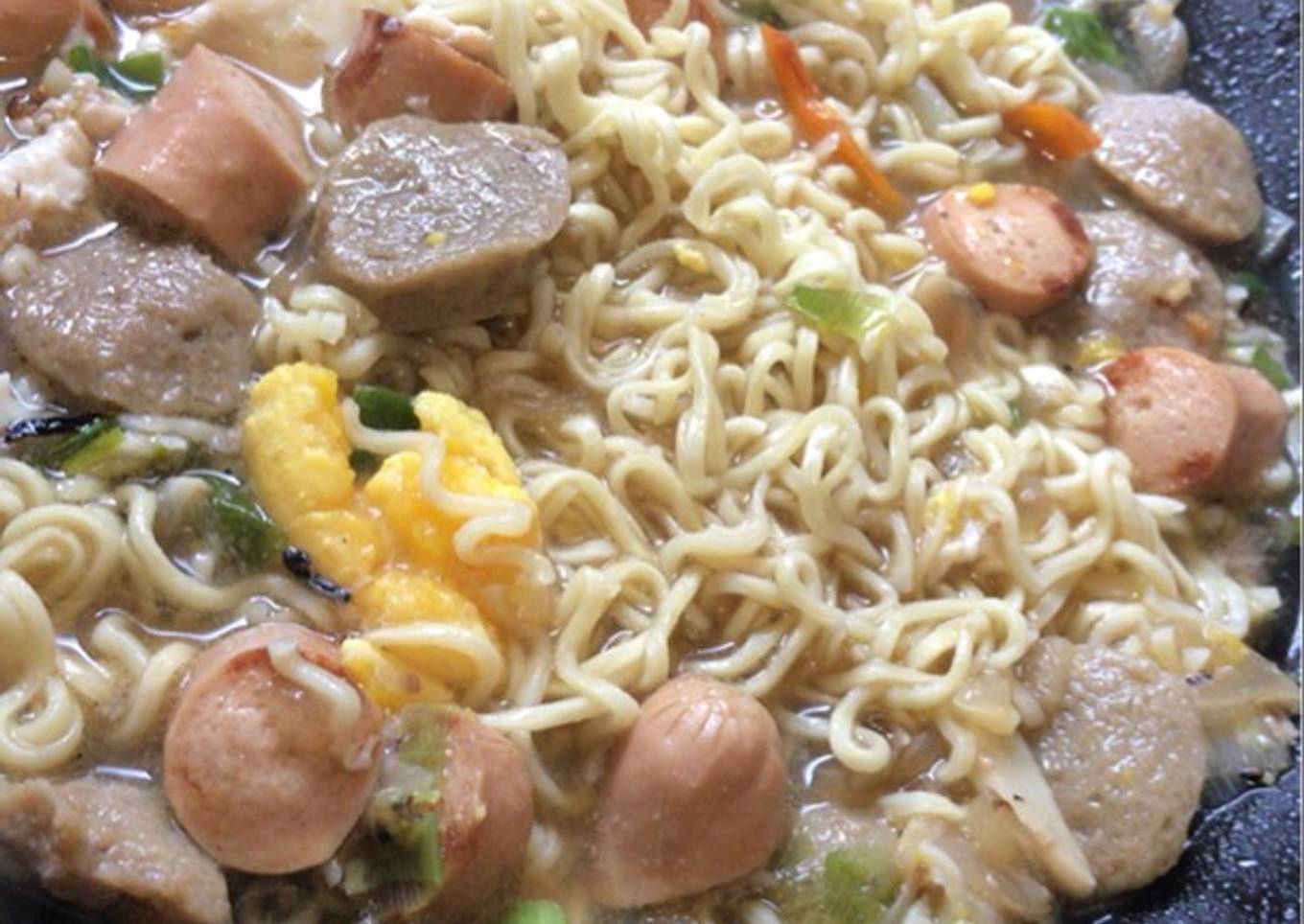 Mie instan kuah special