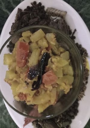 खड़े मसाले की क्रीमी लौकी रेसिपी मुख्य फोटो