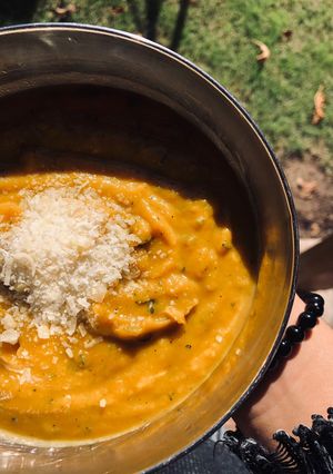 Una foto de Sopa cremosa de zapallo