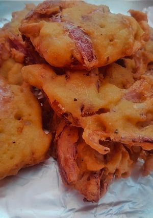 A picture of Onion Pakoda.