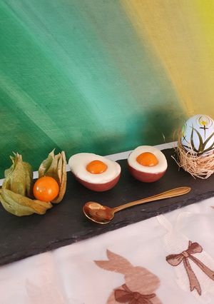 Überraschungsei mit Schoggi-Quark-Mousse Rezepthauptbild