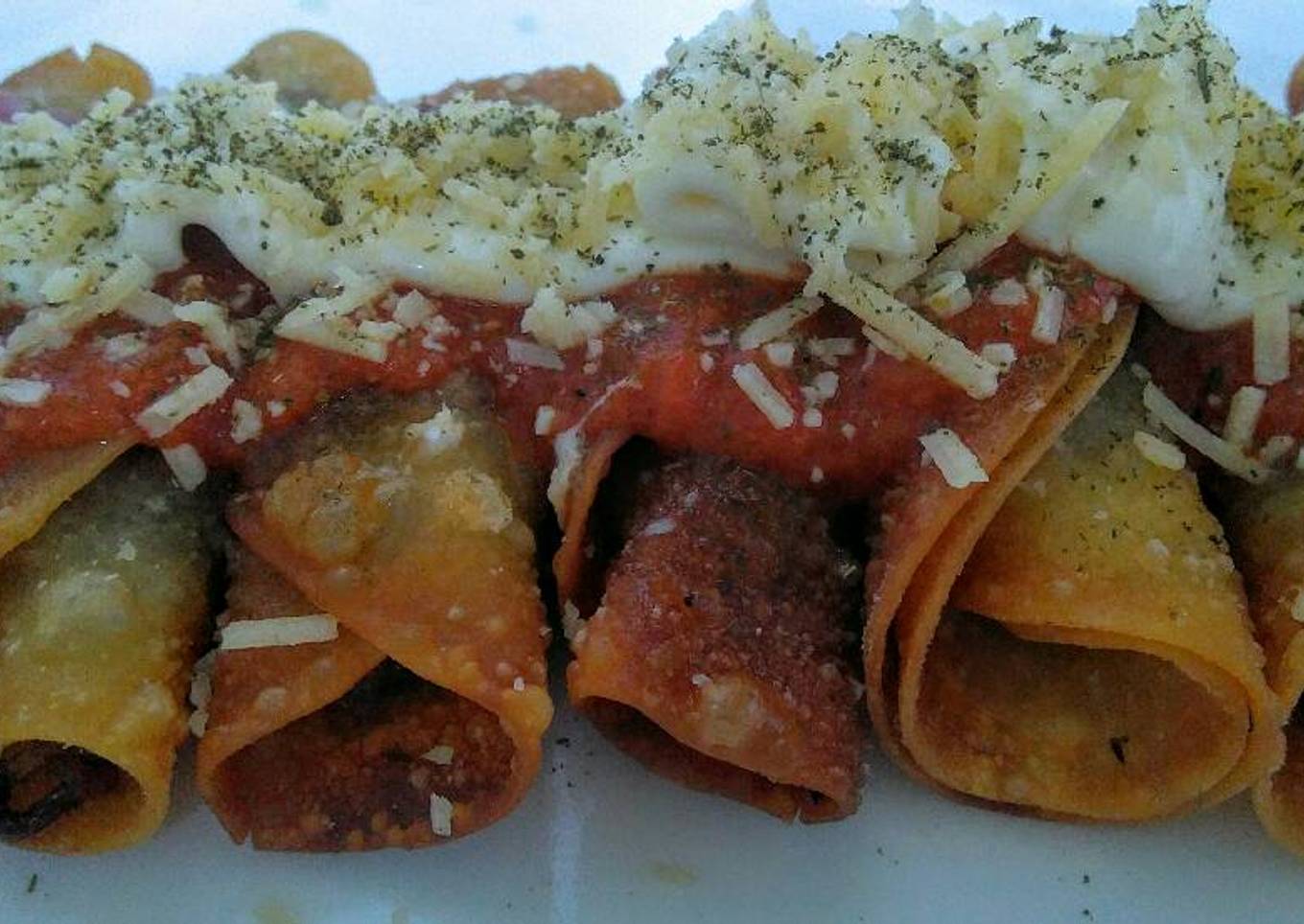 Mini flautas mexicanas rellenas de carne molida!