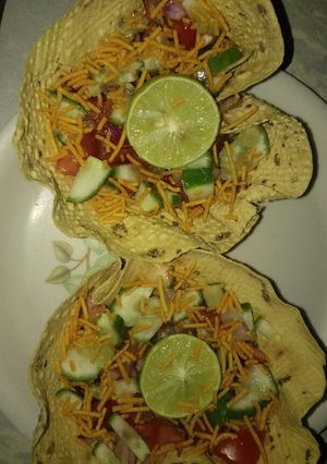 A picture of Papad katori chat.