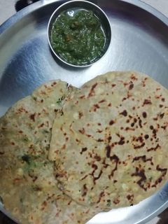 आलू पनीर के पराठे(aloo paneer k parathe recipe in hindi) रेसिपी मुख्य फोटो
