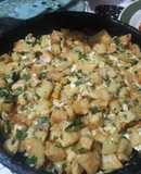 Revuelto de papas, huevos, perejil y ajo (revuelto gramajo)