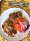 Arroz frito con cerdo en salsa de mostaza
