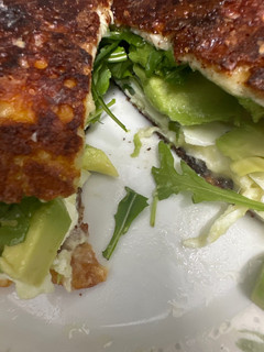 Una foto de 542. Tortitas de queso con aguacate (picoteo)