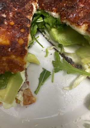Una foto de 542. Tortitas de queso con aguacate (picoteo)