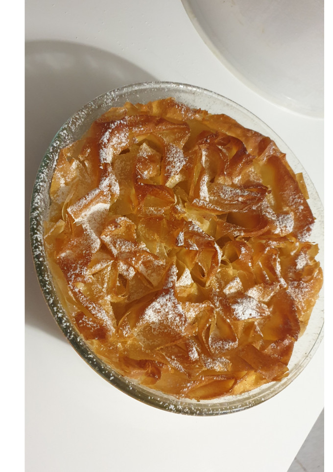 Una foto de Tarta de manzana con masa filo 🍎🍏