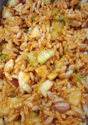 A picture of Jhatpat bhel.