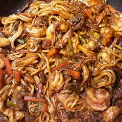 A picture of Easy lo mein.