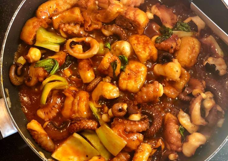 Resep 낙지볶음 Nakji Bokkeum (Gurita Pedas Korea) yang Sedap