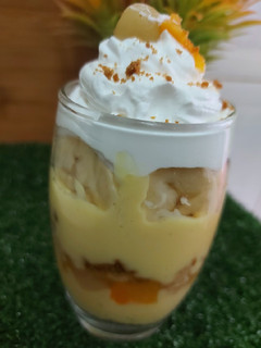 A picture of Creamy Custard Biscuit delight.