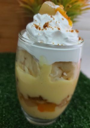 A picture of Creamy Custard Biscuit delight.