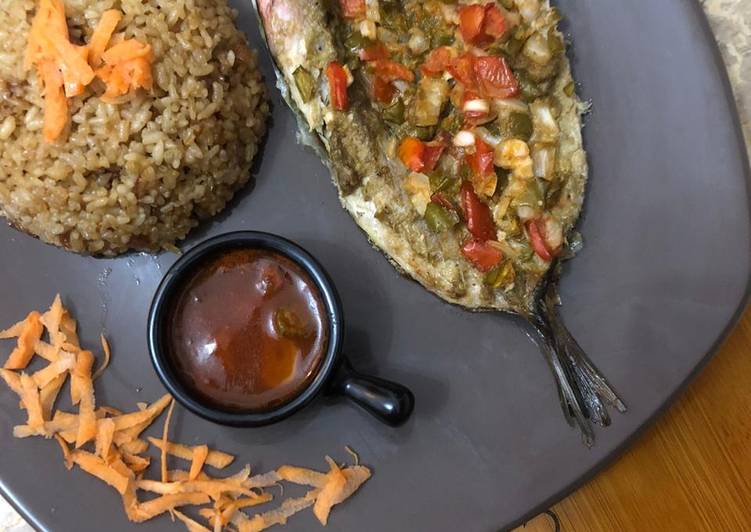 سمك بوري سنجاري ، ارز صيادية ، صلصة حارة