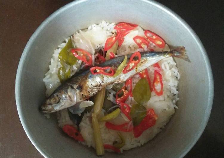 Nasi Liwet Ikan Asin Klotok