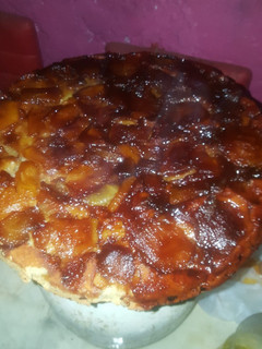 Una foto de Torta invertida de manzana