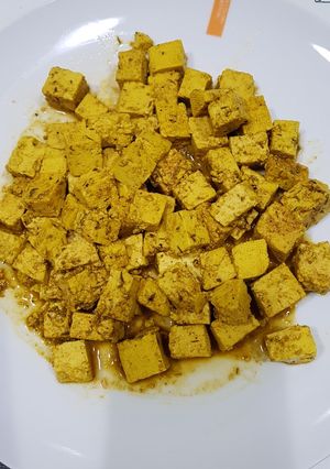 Una foto de Tofu marinado
