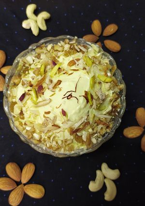 A picture of Kesar rajbhog shreekhand.