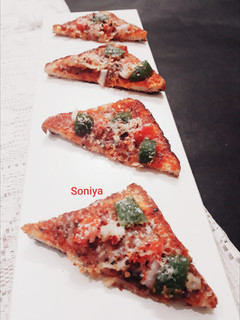 ब्रेड चीज़ पिज़्ज़ा (bread cheese pizza recipe in Hindi) रेसिपी मुख्य फोटो