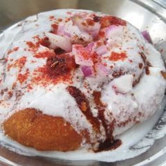A picture of Raj kachori.
