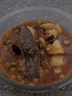 আলু মটর কারি (aloo matar curry recipe in Bengali) রেসিপির প্রধান ছবি