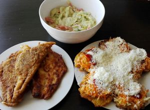 Una foto de Reineta con Patacones y Ensalada 