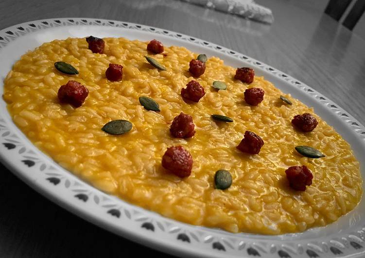 Recetta di Fatto in casa super veloce Risotto alla zucca, semi di zucca e salsiccia 🎃🥓