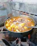 Guacho de Cerdo & Frijoles a Leña