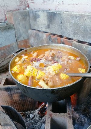 Una foto de Guacho de Cerdo & Frijoles a Leña