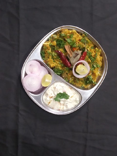 તવા પુલાવ (Tava Pulao Recipe In Gujarati) રેસીપી મુખ્ય ફોટો