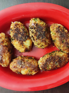 உருளைக்கிழங்கு கபாப் (Patato kabab) செய்முறை முக்கிய புகைப்படம்
