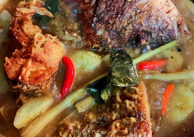 Kakap goreng bumbu lengkap bali