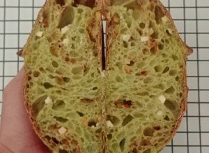Foto resep Pandan Chili Flakes Cheese Sourdough Bread (Open Bake Method)