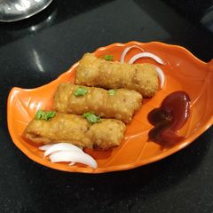 A picture of Vegetable spring rolls🤞☺️.