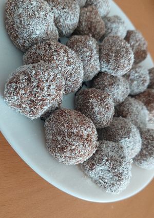 Vegán kókuszgolyók recept fotója