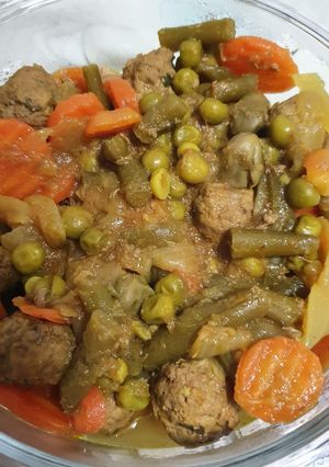 Una foto de Albóndigas con menestra
