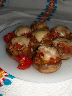 Una foto de Champiñones rellenos vegetarianos/veganos