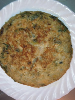 Una foto de Tortilla de espárragos trigueros y ajetes tiernos