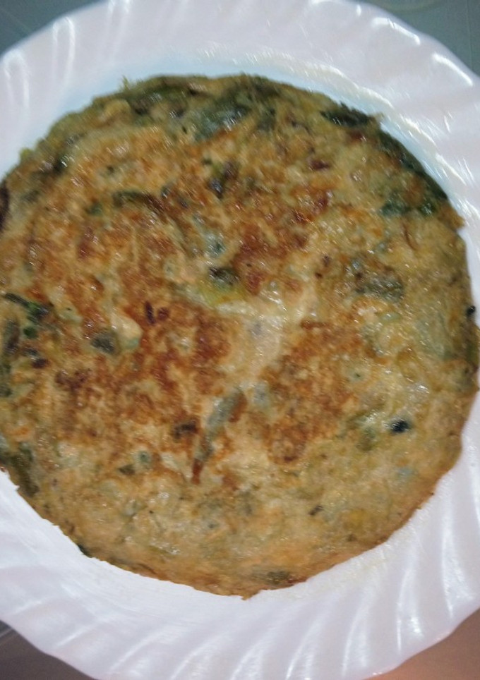 Una foto de Tortilla de espárragos trigueros y ajetes tiernos