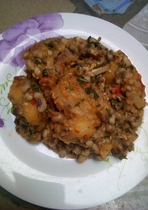 A picture of Vegetable oil beans nd yam pottage🤣🤣.