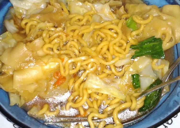 🍝4. Mie kuah pedas 🍝