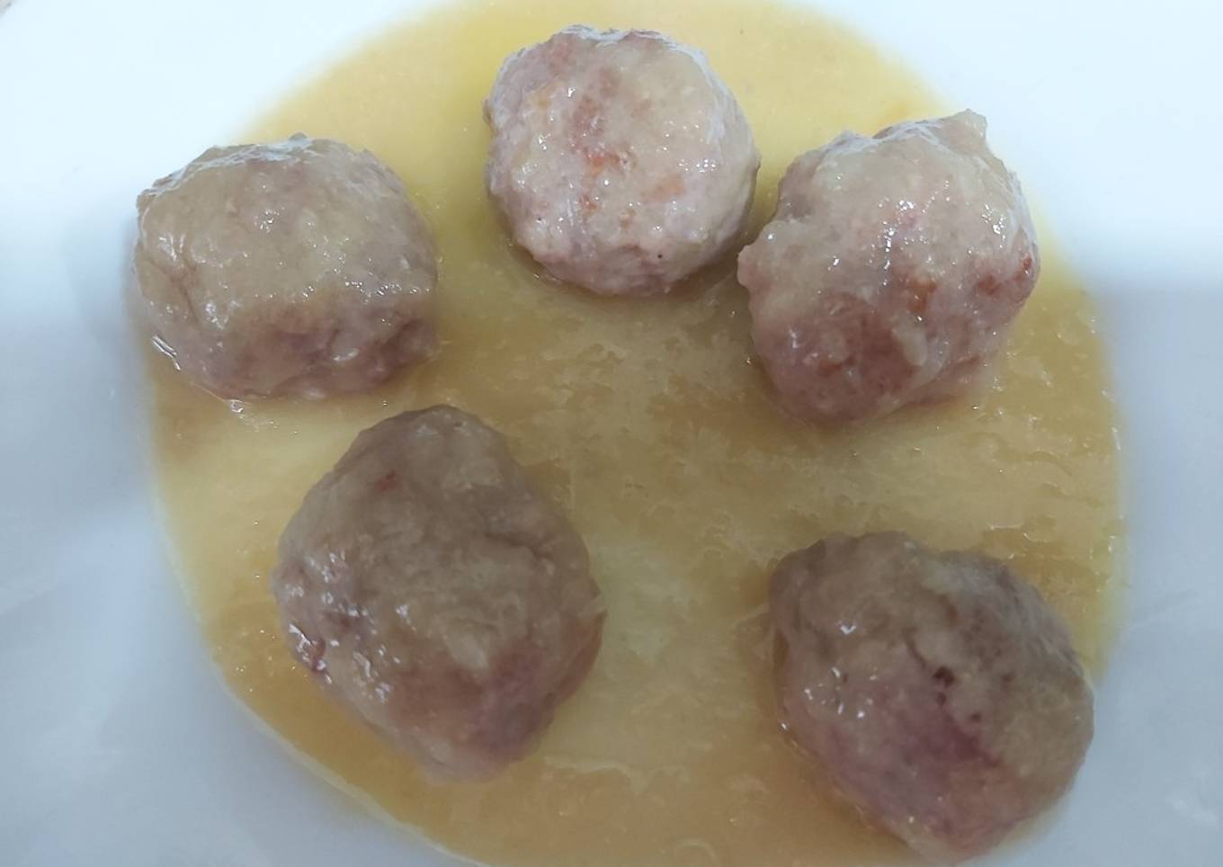 Albóndigas en salsa de cebolla