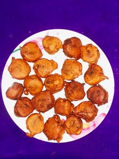 "உருளைக்கிழங்கு(ஆலு) போண்டா" / potato bonda reciep in tamil செய்முறை முக்கிய புகைப்படம்