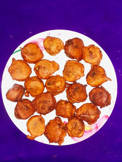 "உருளைக்கிழங்கு(ஆலு) போண்டா" / potato bonda reciep in tamil செய்முறை முக்கிய புகைப்படம்