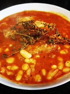 Una foto de Alubia con costillas de cerdo en salsa shiitake a Scotch Whisky