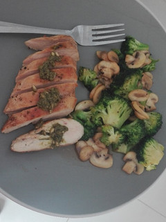 A picture of Chicken fillet with vegetables.