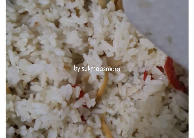 Bagaimana Membuat Nasi Liwet Teri Sederhana, Enak Banget
